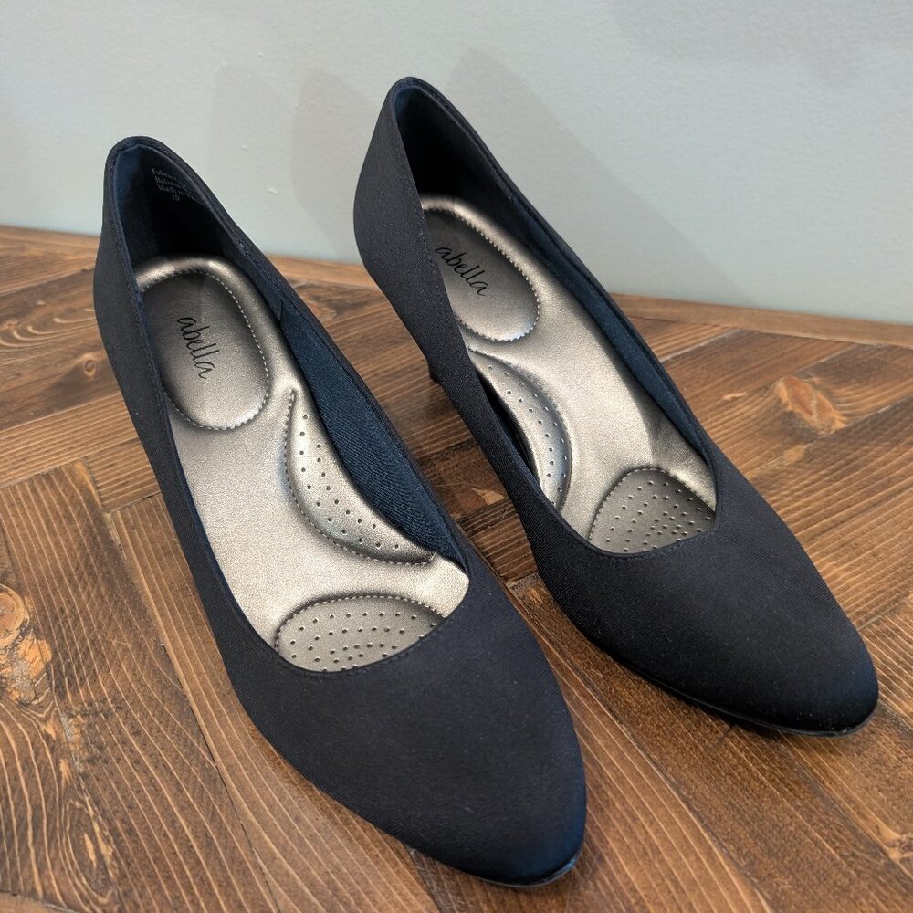 Abella Womens Navy Pump Size 10